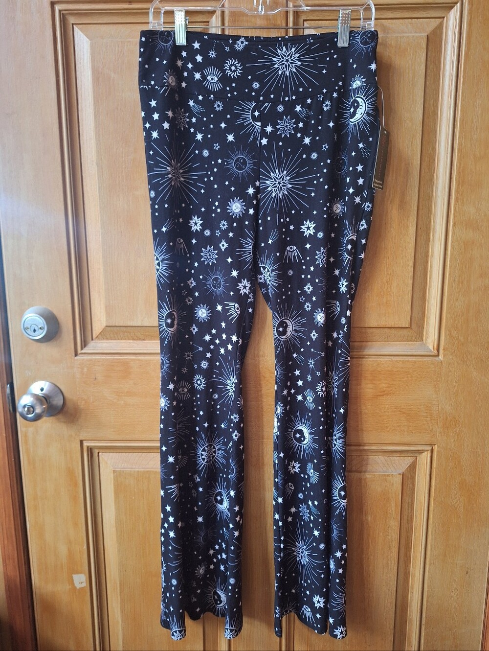 No Boundaries Black Flare Leggings with White Celestial Print Sz Large